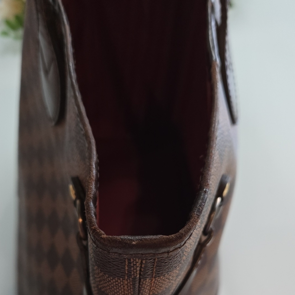 LV Neverfull Bag - Picture 4 of 15